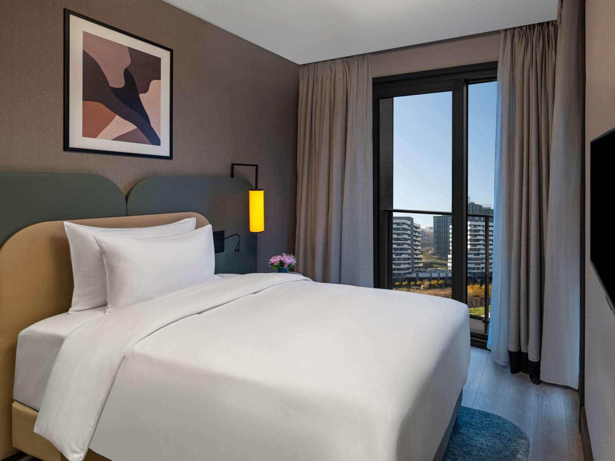 Отель Moevenpick Living Istanbul Saklivadi Экстерьер фото