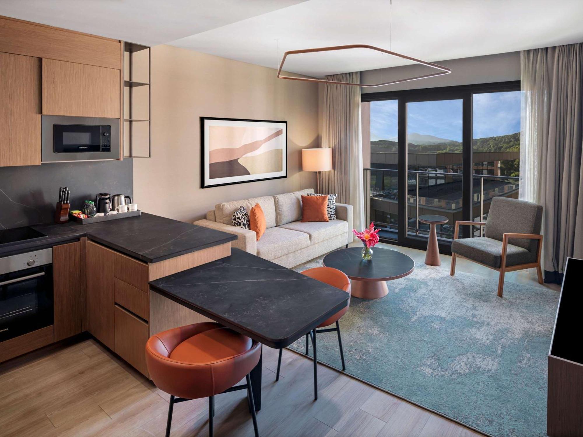 Отель Moevenpick Living Istanbul Saklivadi Экстерьер фото
