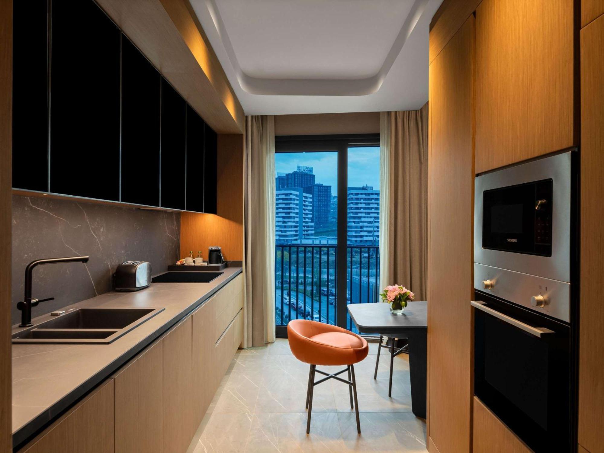 Отель Moevenpick Living Istanbul Saklivadi Экстерьер фото